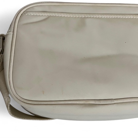 Lululemon Crossbody Camera Bag 2L Off White Cream - Picture 6 of 8